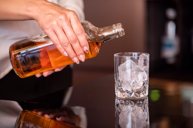 「教える」から「繋ぐ」へ。いま注目の「スナック型ビジネススクール」が、コミュニティビジネスの正解である理由