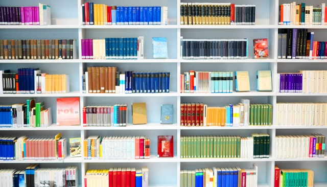 「中身の見えない本」がなぜ売れる？ブラインド・ブックスから学ぶ「体験型ビジネス」の作り方