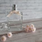 【新規事業のヒント】Z世代を狙う「1プッシュ販売」？香水自販機ビジネスの可能性